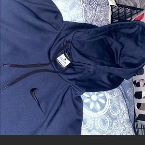 Comfortable and super warm L Nike Hoodie,fits true